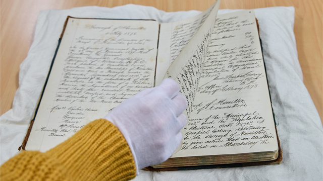 Archive page turning