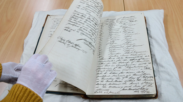 archive page turning